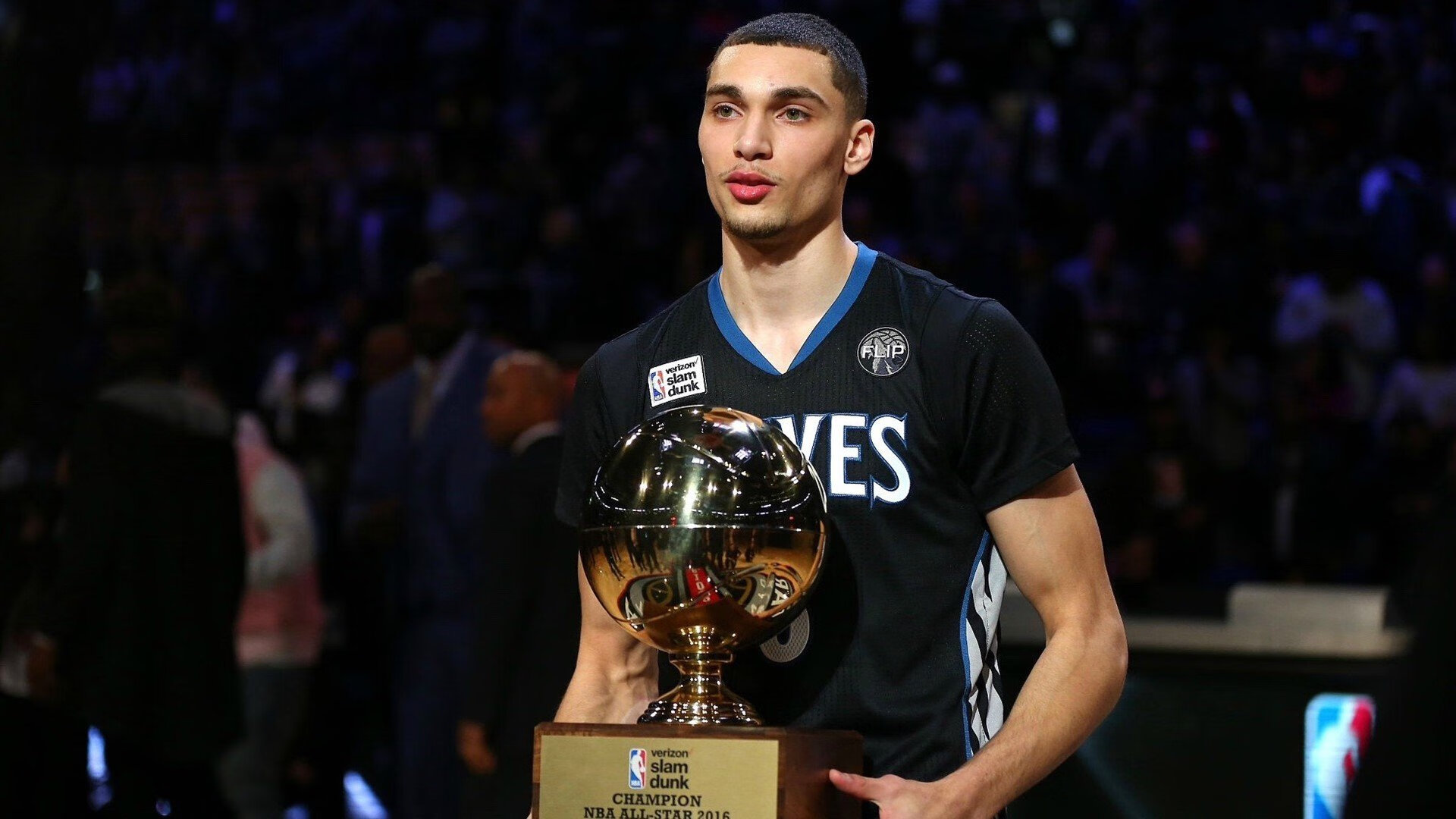 _雪地摩托极限赛：冰天雪地中的速度狂欢_，雪地摩托好玩吗