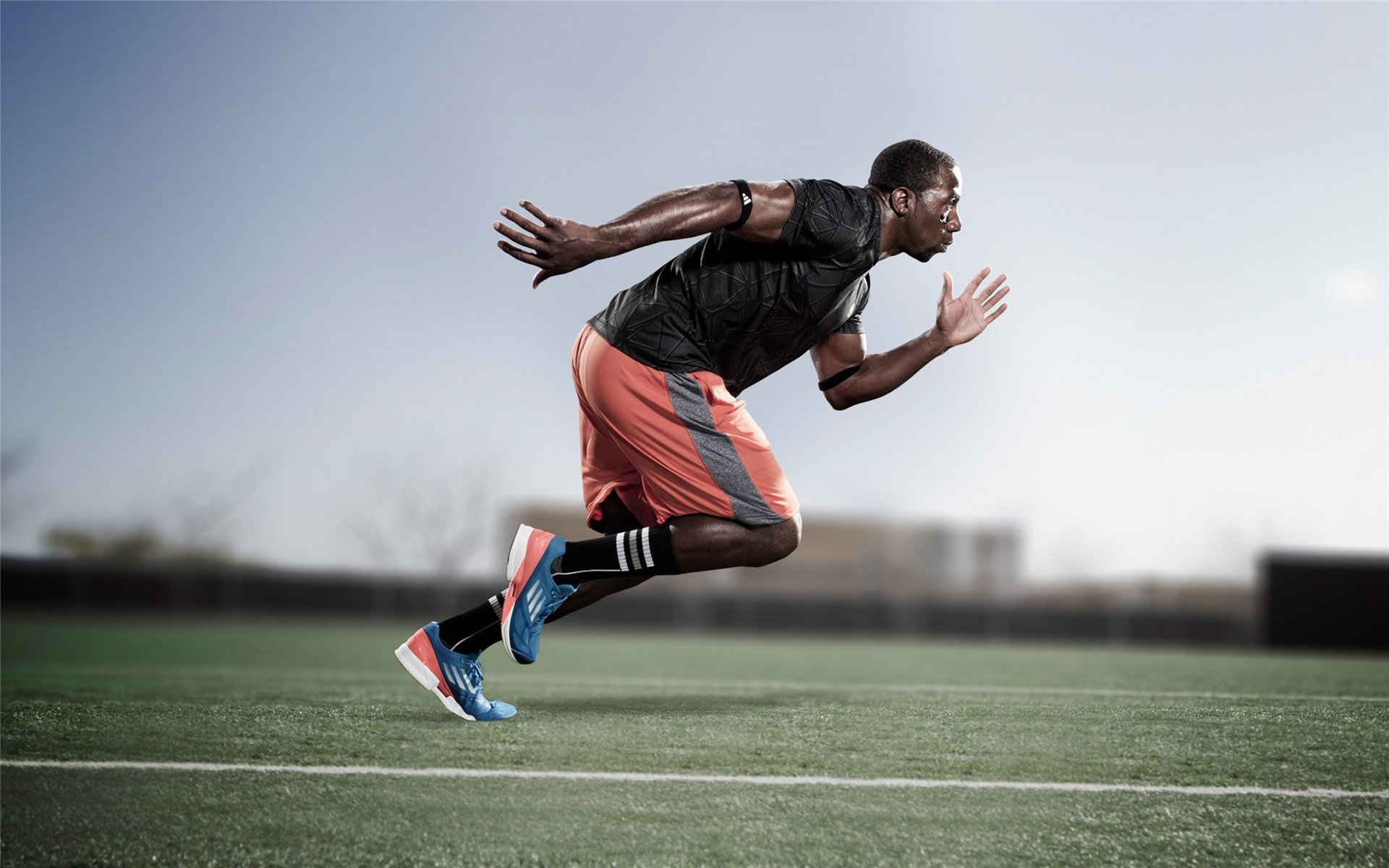 墨尔本联主帅强调团队协作，墨尔本球星